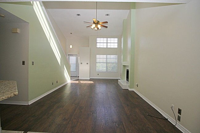 Building Photo - 341 Sailfish Cir