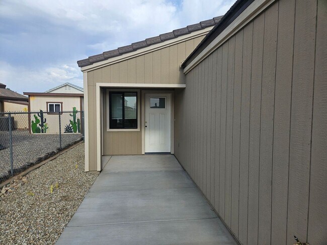 Building Photo - Brand New Single Family Home 3 Bed/2 Bath ...