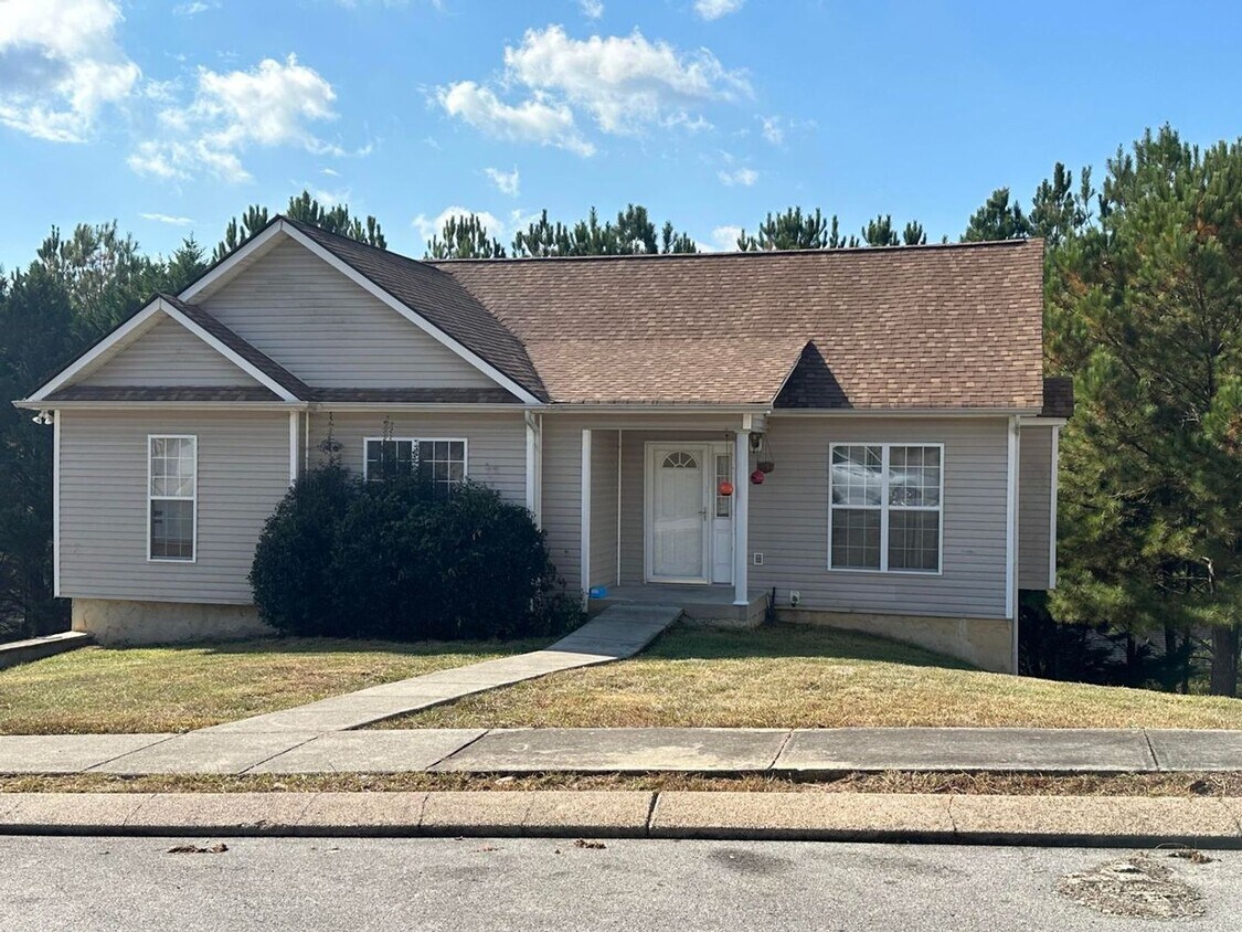 Primary Photo - Beautiful 3 bedroom, 3 bath home in great ...