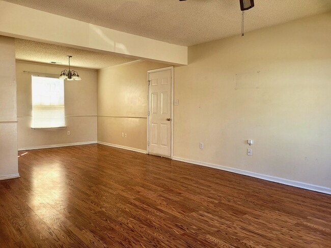 Building Photo - 4 bed single home near Fort Eustis for rent