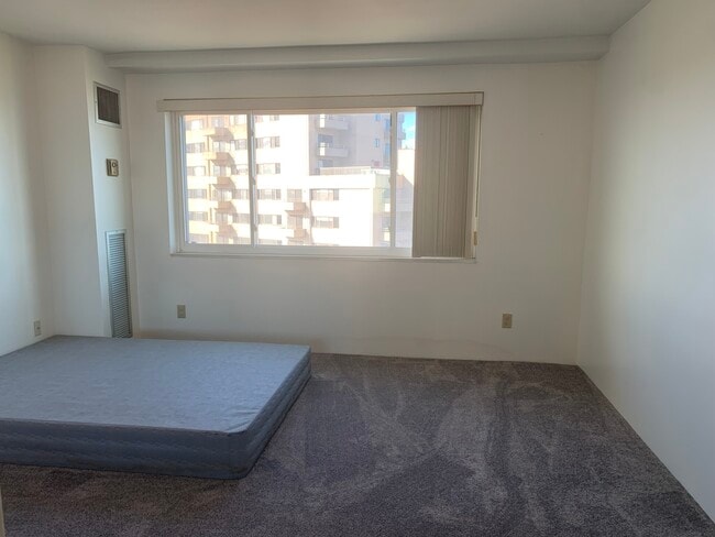 Building Photo - 382 Ocean Ave