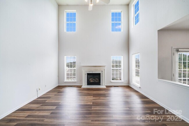 Foto del edificio - 121 Riverfront Pkwy