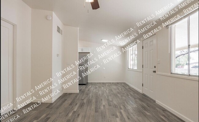 Foto del edificio - 3950 E Fairmount St