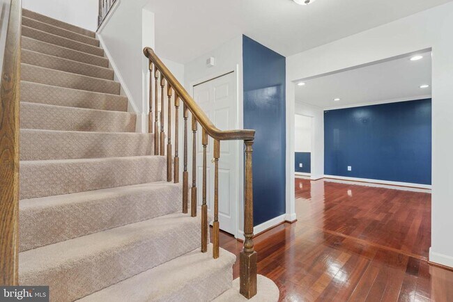 Building Photo - 2621 John Milton Dr