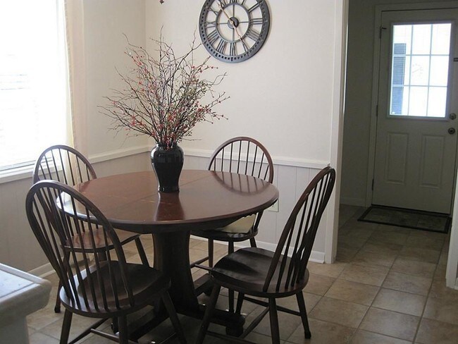 Foto del edificio - 530 Hickory Ridge Dr