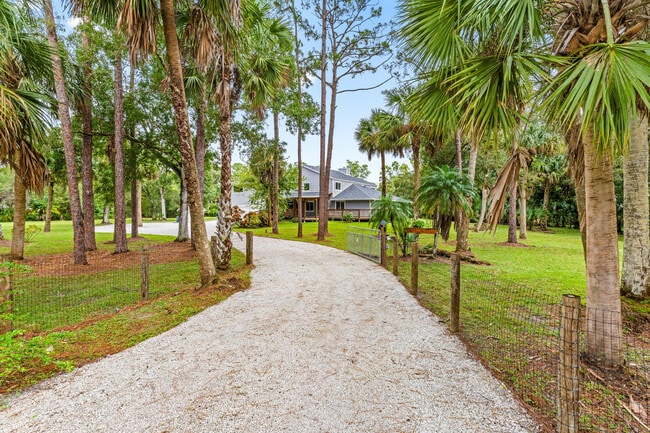 Building Photo - 12151 Old Indiantown Rd