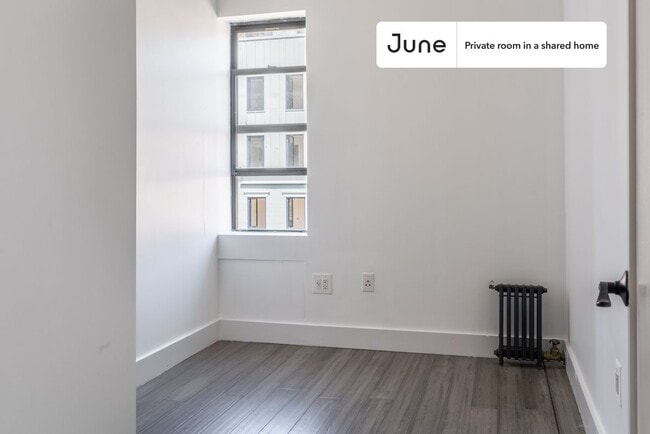 Room in Shared 2 bed/1 bath home - Room in Shared 2 bed/1 bath home