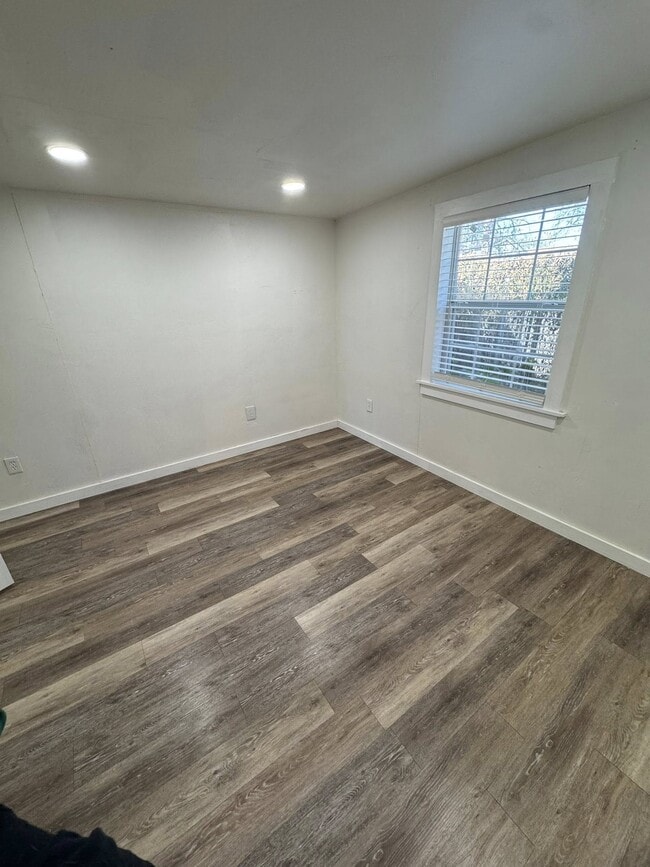 Building Photo - 1512 Hayes St