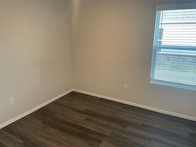 Foto del edificio - *Save $500!!-Three Bedroom | Two Bath Home in Somerset