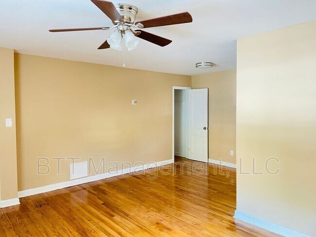 Foto del edificio - 8800 Plymouth St