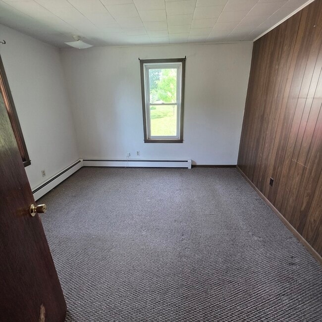Building Photo - 24 Quartus St