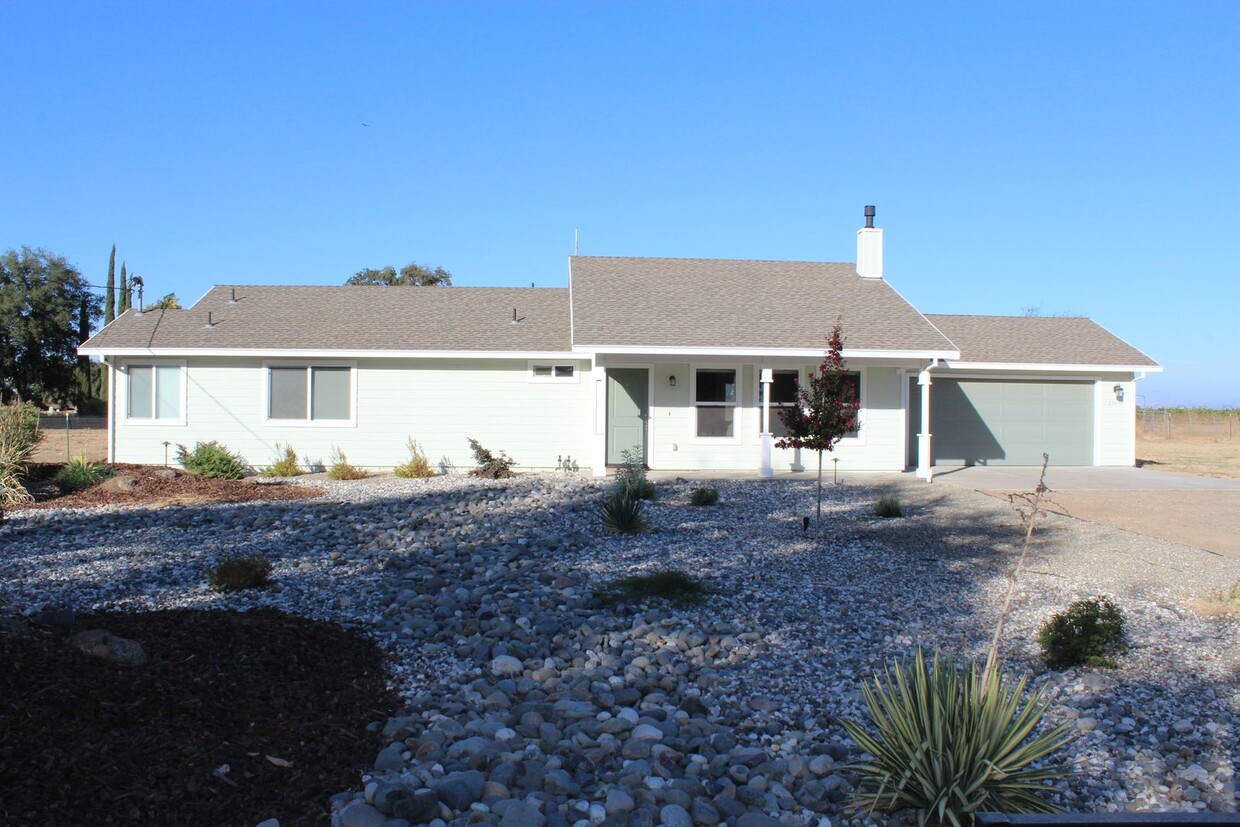 Primary Photo - Must See 2 Bedroom Home Located On Big Cou...