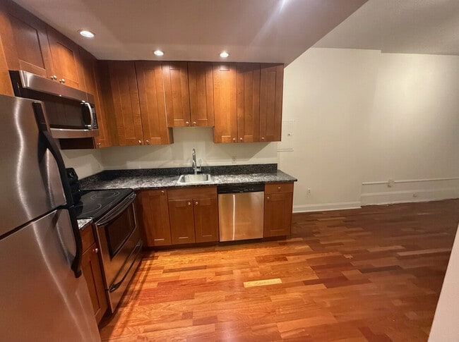 Photo - 1324 Locust St Apartment