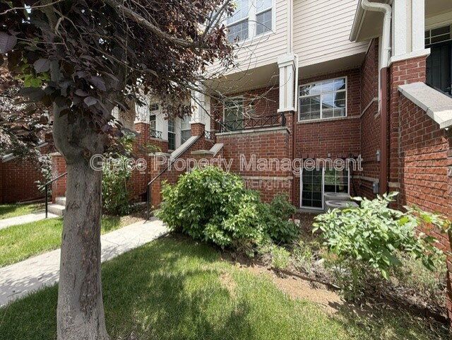 Foto del edificio - 9865 E Idaho St