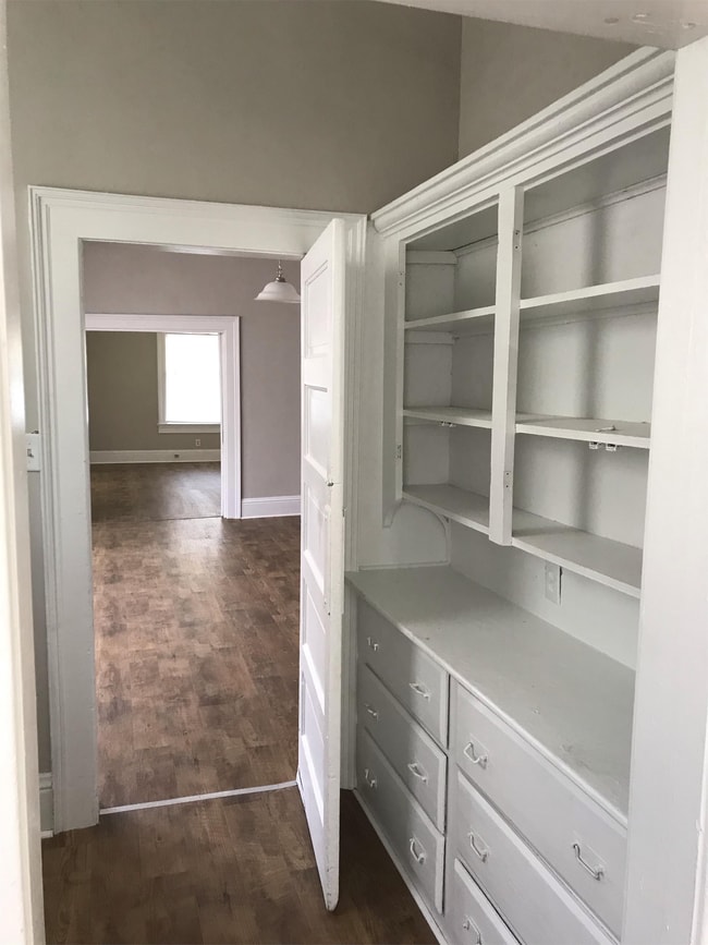 Foto del edificio - 211 E Caswell St