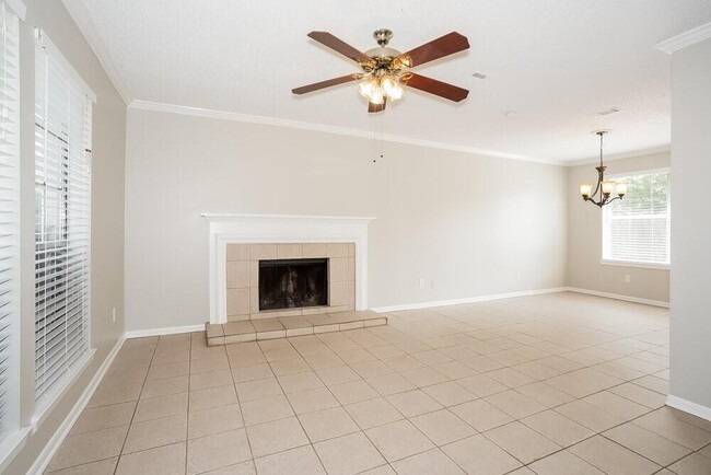 Building Photo - 22703 Stratford House Ln