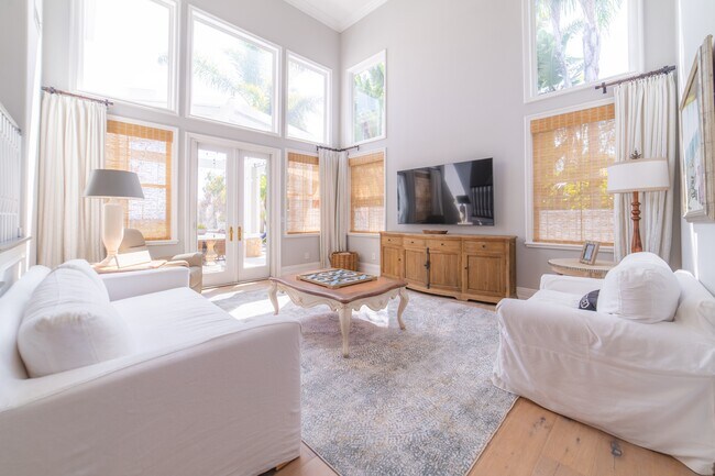 Foto del edificio - 7373 Elegans Pl