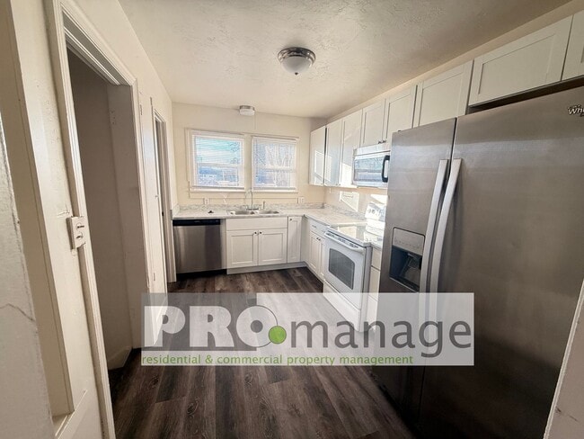 Foto del edificio - Single family home with yard