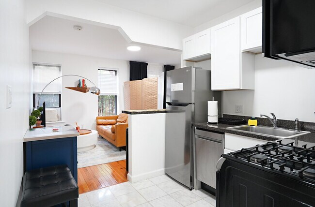 Foto del edificio - 317 E 75th St