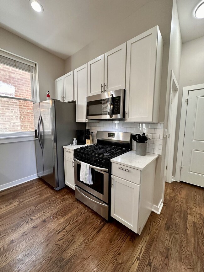 Foto del edificio - 736 N Throop St