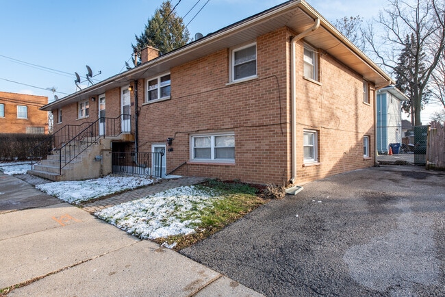 Building Photo - 633 Franklin St