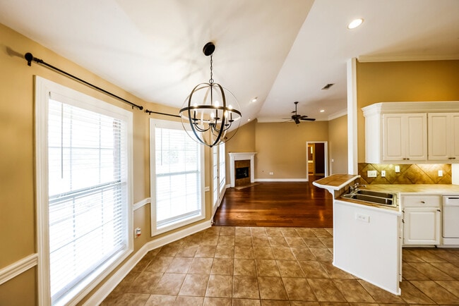 Building Photo - 403 Knights Cove W