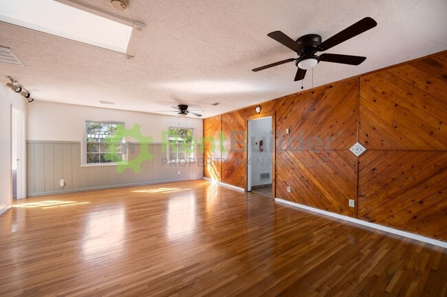 Foto del edificio - CALL US TODAY AT (505) 808-6467 TO SCHEDULE A CONVENIENT SHOWING
