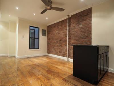 Foto del edificio - 438 W 52nd St