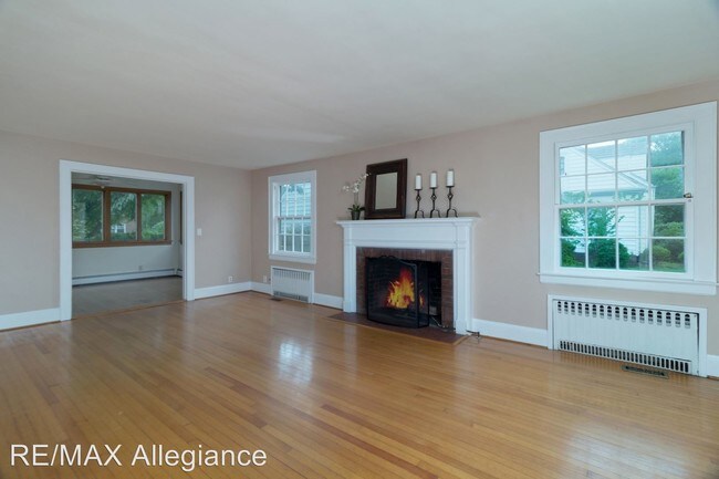 Building Photo - 3 br, 2.5 bath House - 105 OAK GROVE ROAD