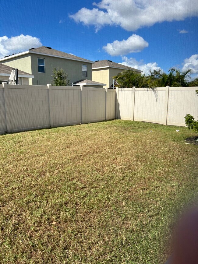 Foto del edificio - 3833 Golden Oriole Pkwy