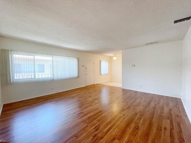 Building Photo - 266 S El Molino Ave