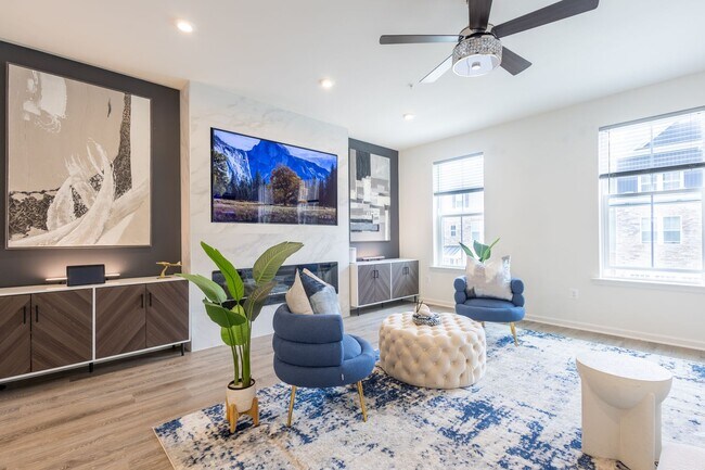 Foto del edificio - Stunning 3 BR/2 Full BA & 2 Half BA Townhome in Severn!