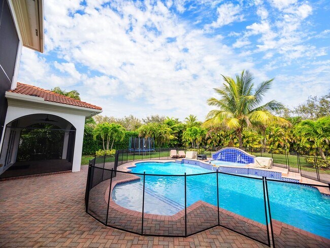 Building Photo - 9525 Captiva Cir