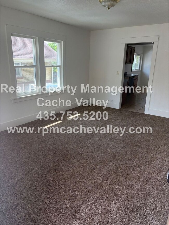 Building Photo - 245 E 300 N