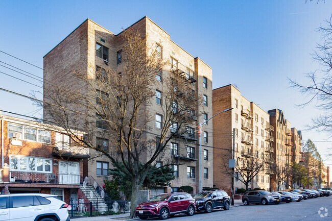 Foto del edificio - 1815 E 17th St