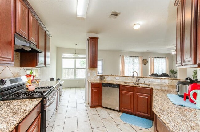 Building Photo - 1107 Arum Rd