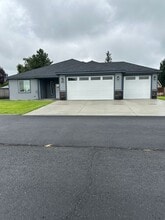 Building Photo - 6550 Eagle Dr NE