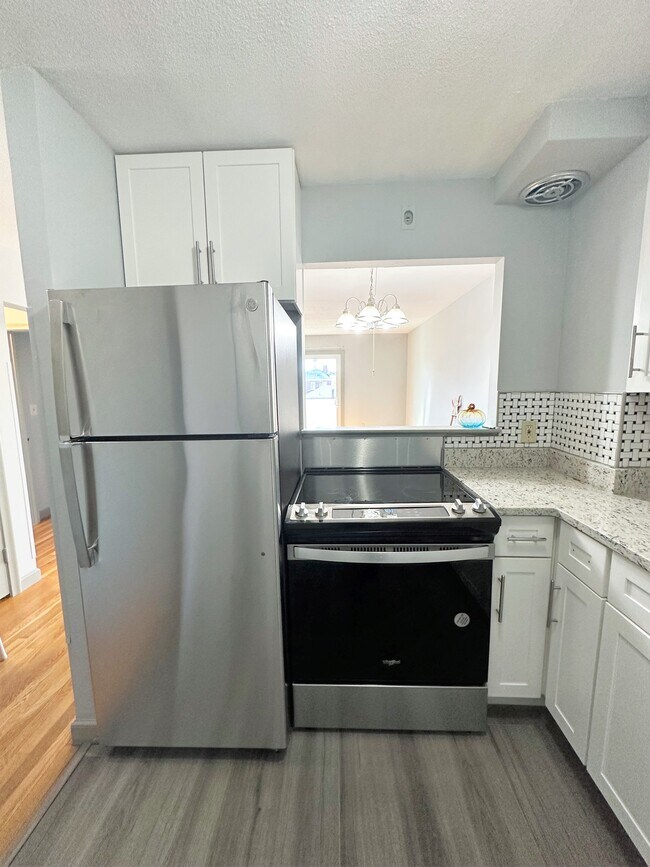 Building Photo - 91 Washington St