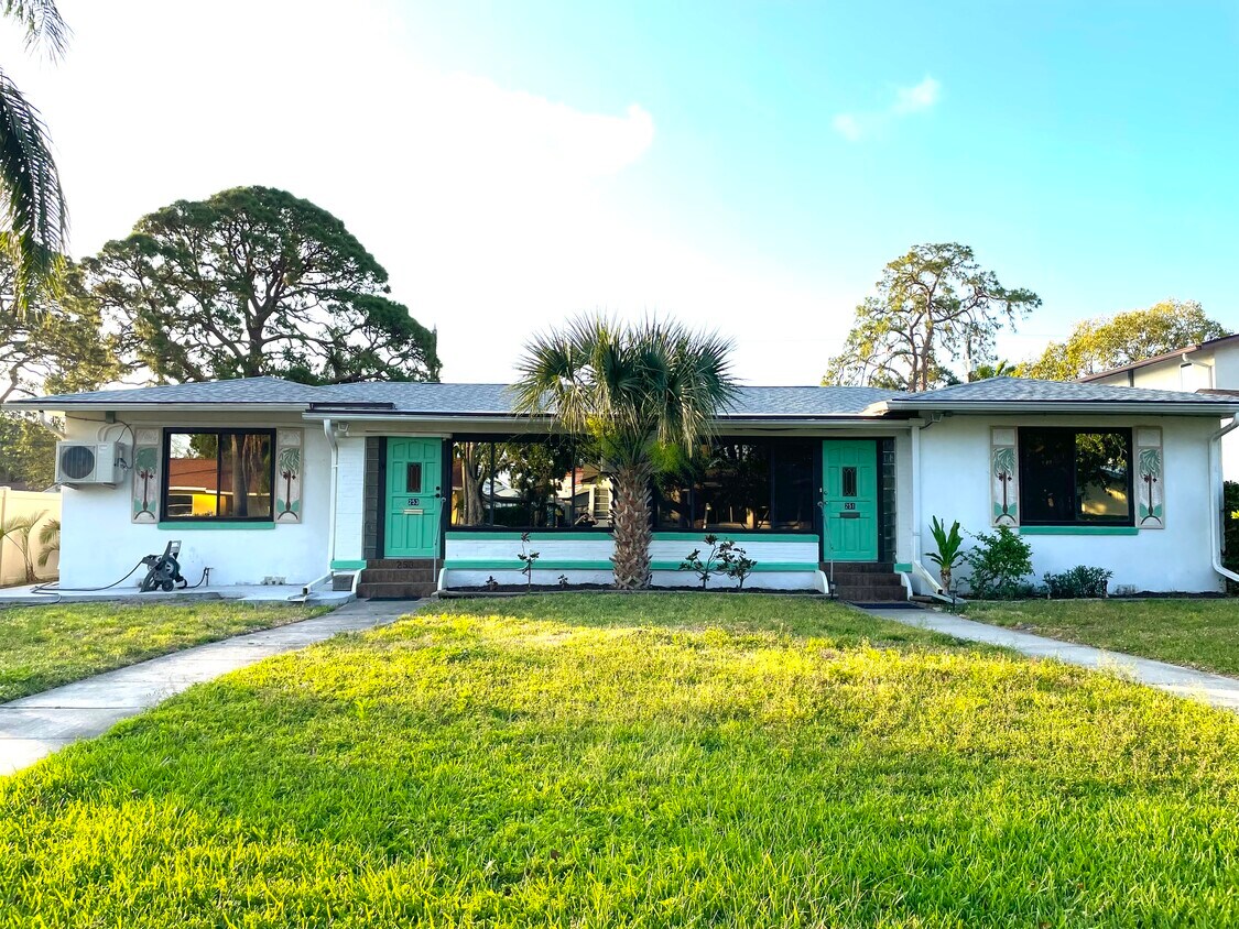 Foto principal - 253 Mateo Way NE