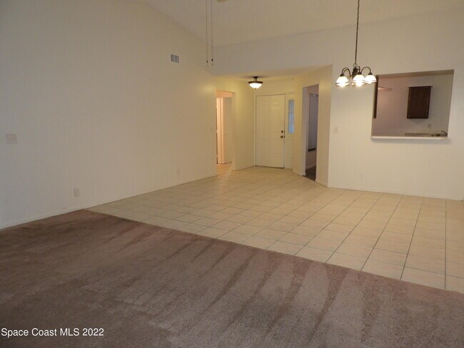 Building Photo - 797 White Pine Ave