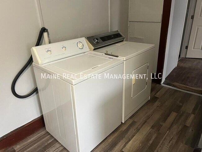 Foto del edificio - 239 Grove St