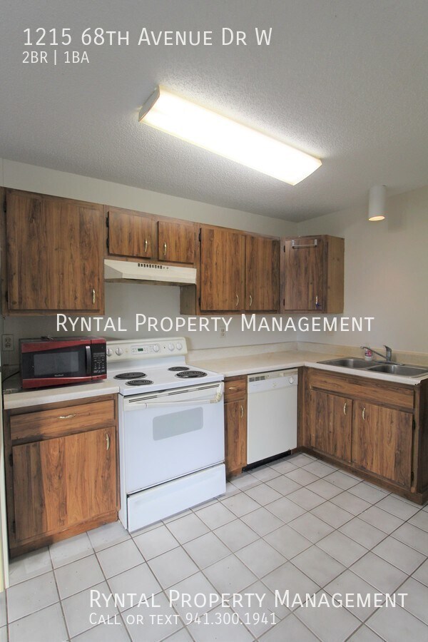 Foto del edificio - 1215 68th Avenue Dr W