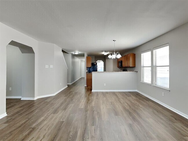 Foto del edificio - 8927 Summer Valley Ln