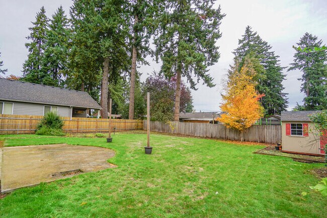 Foto del edificio - THREE BEDROOM HOUSE IN VANCOUVER