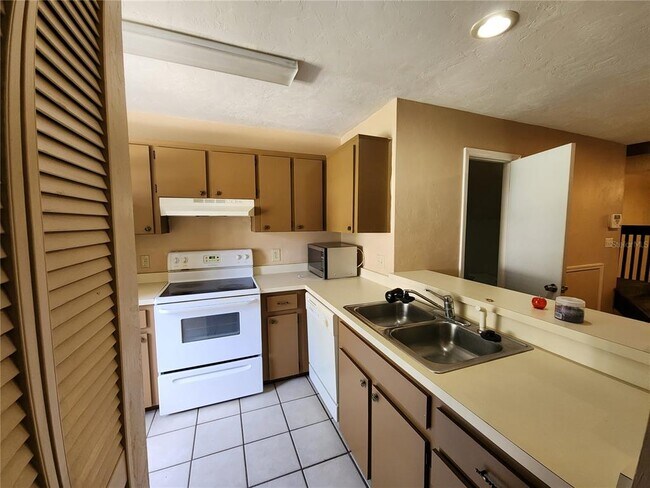 Foto del edificio - 6288 SW 8th Pl