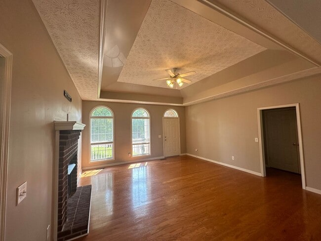 Foto del edificio - For Lease - 3 Bed, 2 Bath, 1850 Sqft, 0.33 acre lot