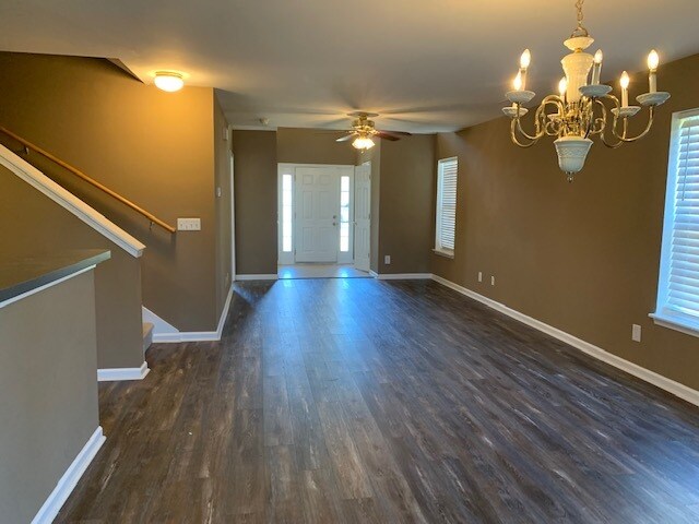 Foto del edificio - 9162 Maple Grove Dr