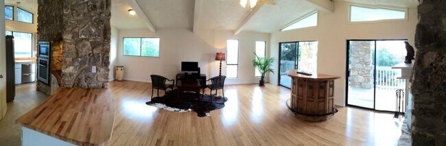 Building Photo - 619 Larue Dr