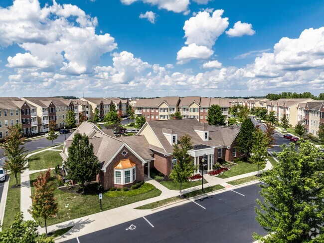 Building Photo - The Avenue at Polaris Apartments