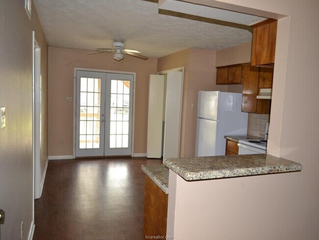 Foto del edificio - 712 Wellesley Ct